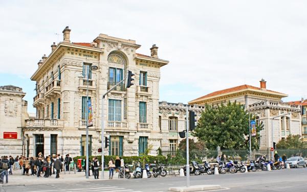 尼斯一所中学（123RF）