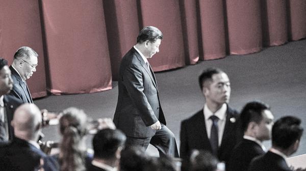 习近平(中)(AFP via Getty Images)