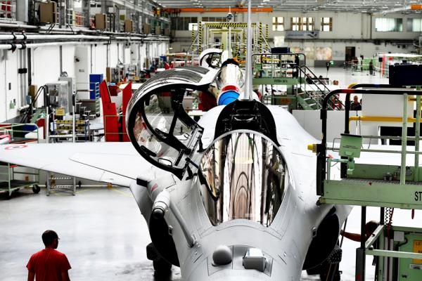 达索航空在法国梅里尼亚克市的阵风战斗机生产线。(AFP/Getty Images)