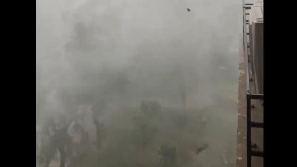 北京疫情未息,又遭暴风雨、冰雹肆虐(图片来源:视频截图)