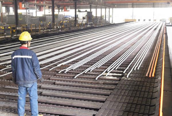 欧盟曾在2016年对中国钢铁等征收惩罚性关税。(AFP via Getty Images)