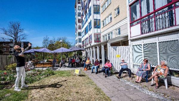 2020年4月23日,疫情下的瑞典日常生活一幕。(AFP/Getty Images)