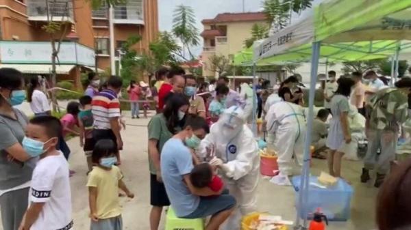 云南边境进入“战时状态”,瑞丽市封城,全民接受检测。(图片来源:视频截图)