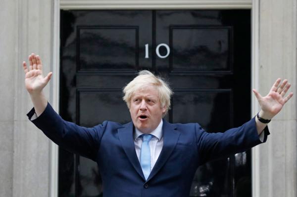 英国首相约翰逊于唐宁街(TOLGA AKMEN/AFP/ Getty Images)
