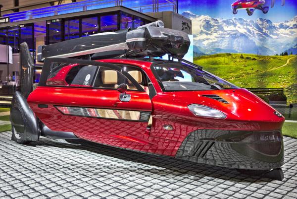 在日内瓦国际汽车展亮相的PAL-V飞行汽车(Alexander Migl/Wikipedia/CC BY-SA 4.0)