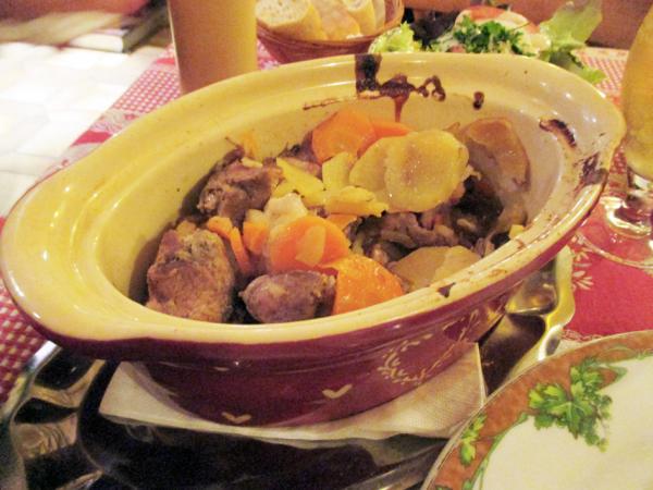 图为：阿尔萨斯马铃薯炖肉（Arnaud 25/Wikipedia/CC BY-SA 4.0）