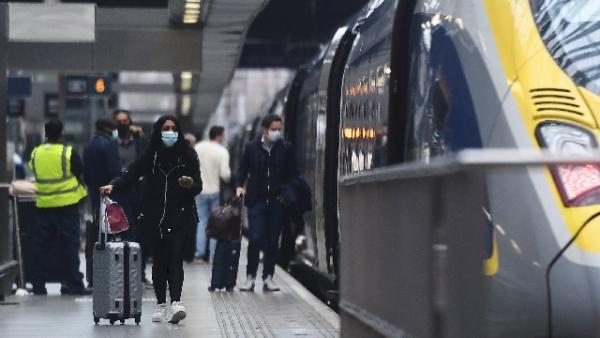 阿明表示要搭火车搬去另一城市,感到颠沛流离,不过事后庆幸好在找到这个居所,否则封城下真要露宿街头了。图为示意图。(图片来源:Getty Images)