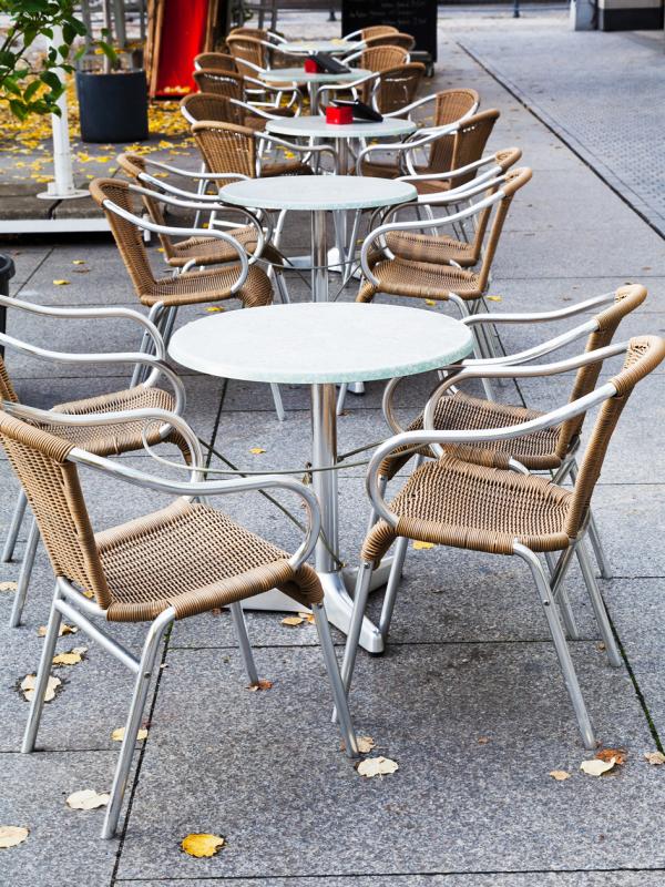 如果春天解封,餐饮业将是强劲复苏的行业之一。(123RF)