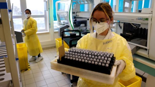 病毒检测实验室(图片来源:LUDOVIC MARIN/AFP via Getty Images )