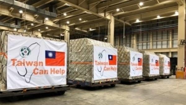 台湾防疫成果被世界看到,美国一家设计公司推出“我不需要治疗,我只需要去台湾(i don't need therapy i just need to go taiwan)”字样创意马克杯,结果竟热卖到缺货。(图片来源:台湾卫生福利部官网截图)