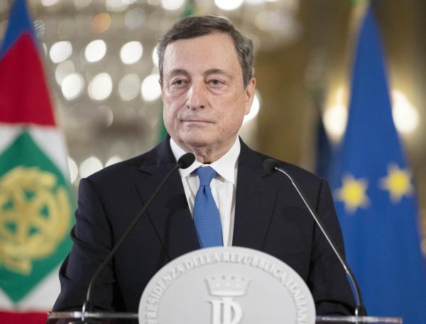 2月13日,前欧洲央行行长马里奥•德拉吉正式宣誓成为意大利新一届政府总理。(Presidenza della Repubblica/Wikipedia)