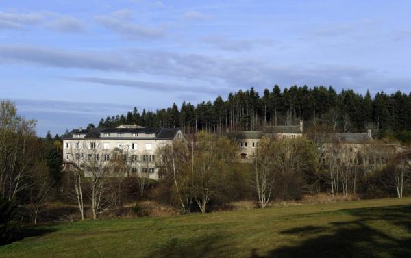 法国小镇尚波讷（Le Chambon-sur-Lignon）（图片来源：PHILIPPE DESMAZES/AFP ／Getty Images）