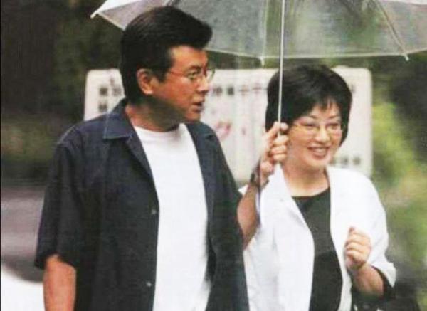 山口百惠与三浦友和近照