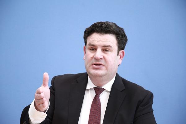 为避免失业数字大幅增加,德国劳动部长海尔3月12日宣布一系列举措。(Christian Marquardt - Pool/Getty Images)