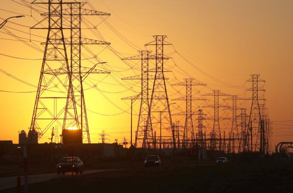 上月中，美国南部的德州因遭遇极其罕见的暴风雪天气，导致部分电力瘫痪，电费高涨。（图片来源：Justin Sullivan/Getty Images）