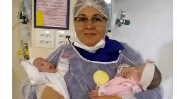 龙凤胎顺利诞生 (图片来源:视频截图)