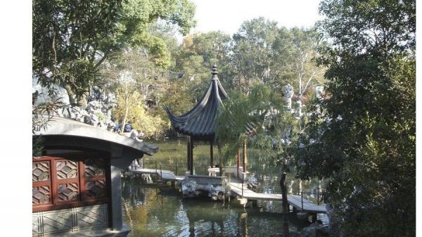 贝家千套房产之一、狮子林一角，乾隆五次下榻这里（图片来源：维基百科）