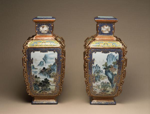 景泰蓝山水双瓶 (图片来源:Walters Art Museum/维基百科)