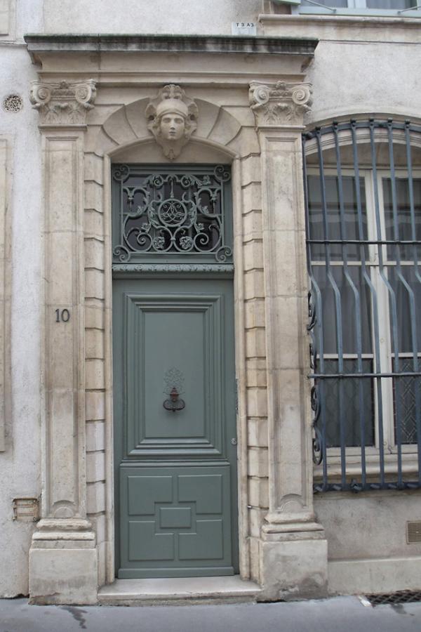 马卡龙修女街10号(Doique/Wikipedia/CC BY-SA 4.0)