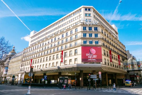 2020年3月15日,在法国第一次禁足期间,拉法耶特百货公司(GALERIES LAFAYETTE)奧斯曼店停止营业。(Edward Berthelot/Getty Images)