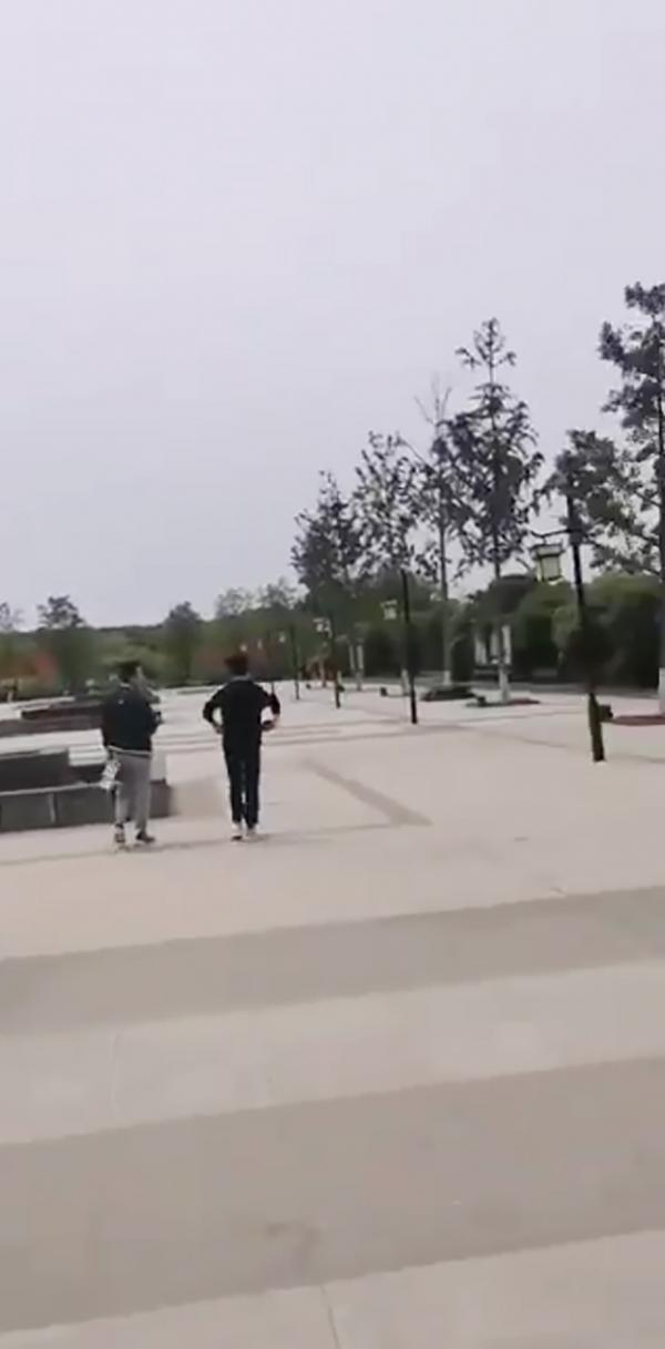 习氏宗祠广场(视频截图)