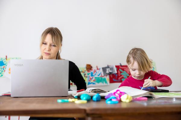 在家远程办公(Christian Ender/AFP via Getty Images)