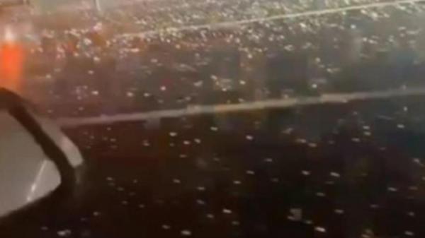 上海发出大风、雷电、冰雹预警。（图片来源：微博）