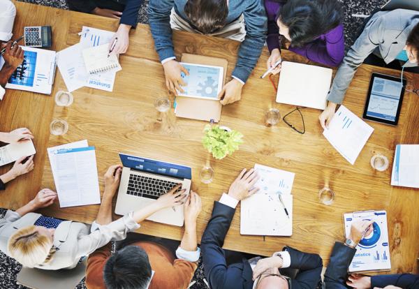 马克龙认为,欧洲需要建立一个更强有力的生态系统,催生更具实力的欧洲企业,也需要企业家推动政府提高效率。(123RF)