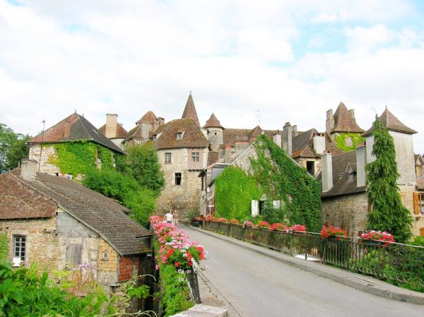 卡雷纳克镇全景（LPLT/Wikipedia/CC BY-SA 3.0）