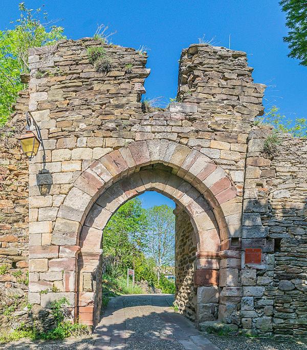 小镇镇门遗址(Aimelaime/Wikipedia/CC BY 4.0)