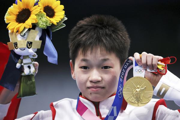 全红婵在女子跳水10米跳台项目中夺金。（Tom Pennington/Getty Images） 