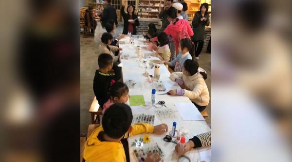 中国“严打”校外培训机构,导致地下教培费用飙升10倍。(志愿者提供/记者乔龙)