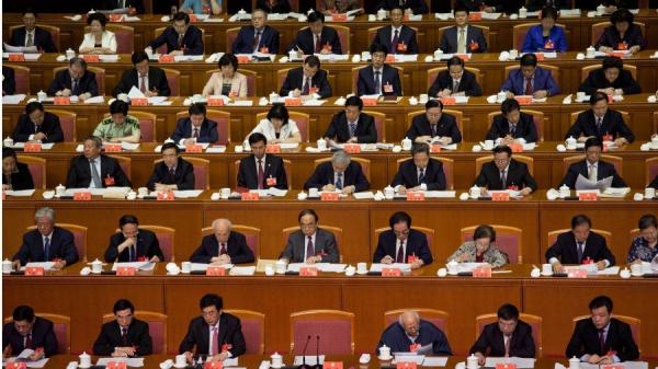 中共官员参加“两会”。(图片来源:Ed Jones/AFP/GettyImages)