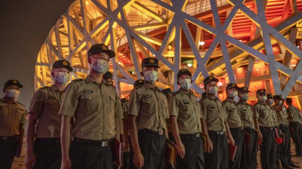 北京冬奥会进入倒数阶段。图为冬奥会开闭幕式场地的“鸟巢”体育场。（图片来源：Kevin Frayer/Getty Images）