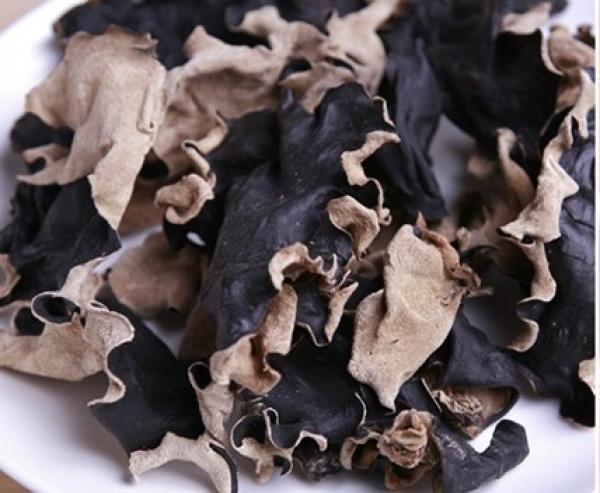 要凉拌的木耳,氽烫后可以泡冰水增添口感。(图片来源:翻摄网图)