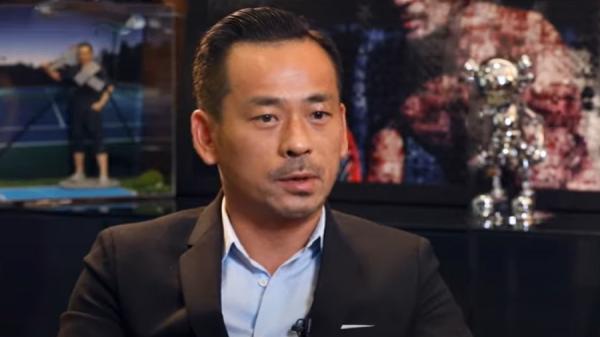 北京当局抓周焯华,被指同时借机整肃澳门政商界和博彩业界。图为周焯华接受央视采访。(图片来源:视频截图)