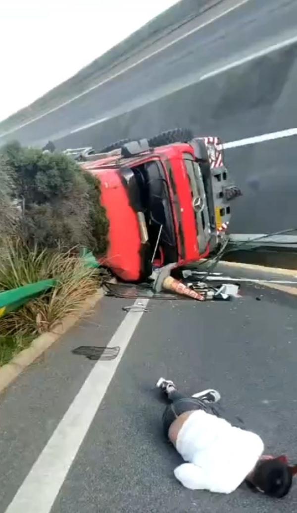 现场恐怖画面。(图片来源:微博)