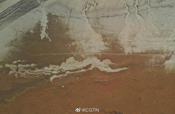 黄河濮阳段滩地惊现的“飞天”形象。(图片来源: 微博)