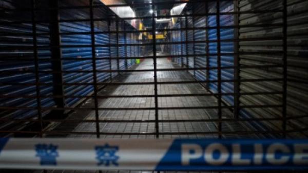 大陆COVID-19疫情两年来,动辄封门、停工等,使很多生意人倾家荡产。(图片来源:Getty Images)