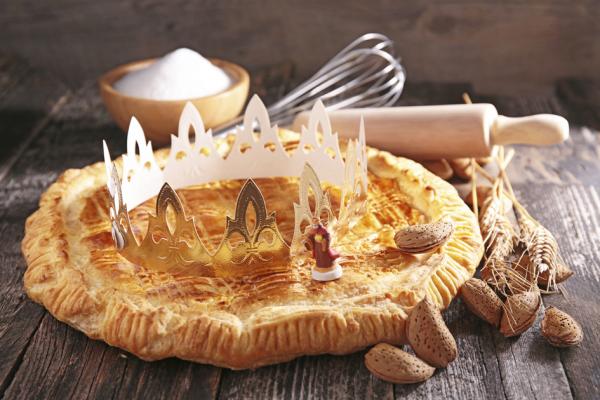 法国最常见的杏仁奶油馅酥皮国王饼（123RF）