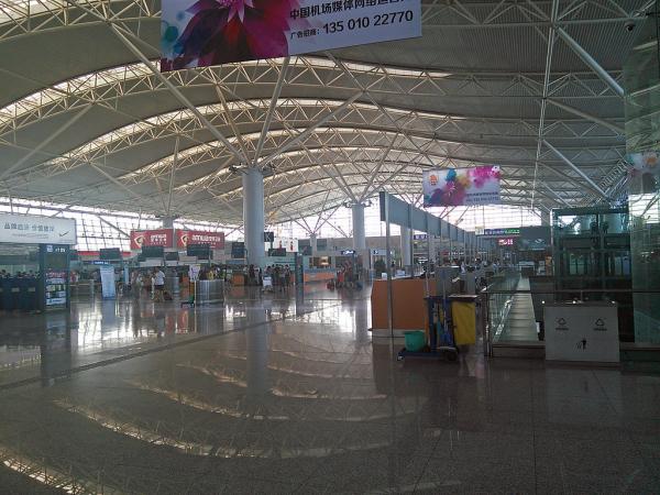 西安咸阳国际机场T3航站楼出发大厅 。 (图片来源:维基百科)