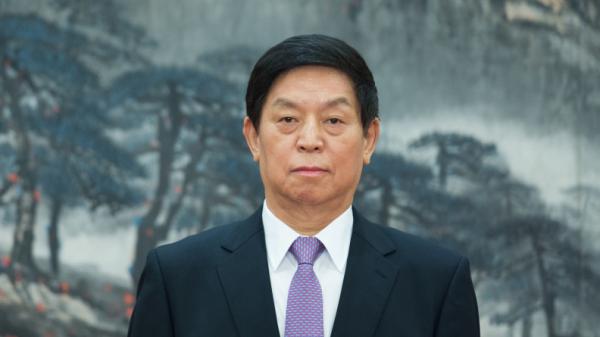 网红纪委官员轰贵州腐败,疑剑指栗战书。