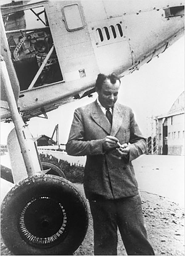 《小王子》一书的作者法国作家安托万•德•圣埃克絮佩里(公有领域)