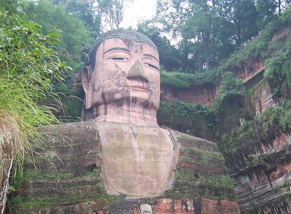 四川乐山大佛   （图片来源：维基百科）