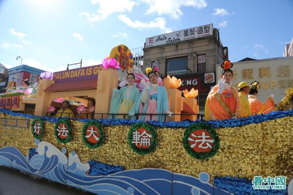 2022年2月5日,在美国纽约最大的华人社区法拉盛,举办了中国新年虎年大游行(看中国摄影图:柳笛)