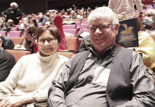 欧西蒙镇镇长鲁洛与夫人