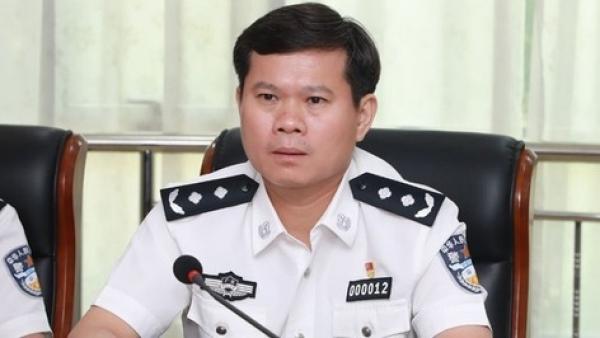 东莞大朗看守所出现聚集性疫情,广东公安厅副厅长黄守应(如图)等6人被免职。