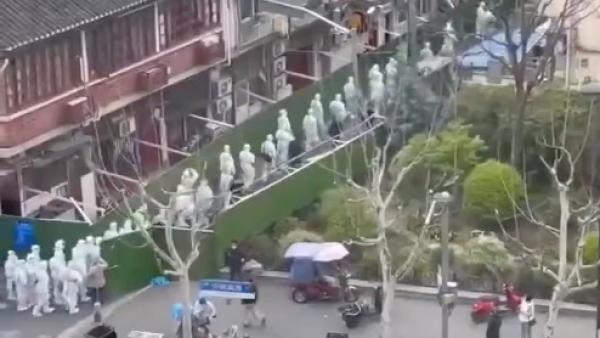 上海市27日晚间正式宣布,将分界、分批采取“封控管理”。(图片来源:推特)