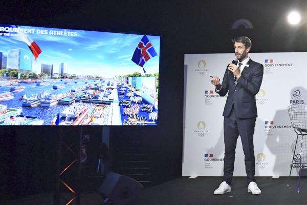 巴黎2024奥运会组委会主席埃斯唐盖在去年年底的巴黎新闻会上。(Photo by ALAIN JOCARD/AFP via Getty Images)