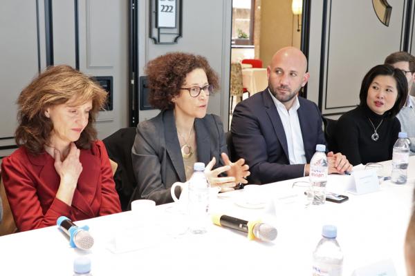 法姬杰勒女士、瓦贡部长、普瓦图和共和国前进党巴黎中心区第三支部书记Christine Ye。（摄影：林莲怡/看中国）